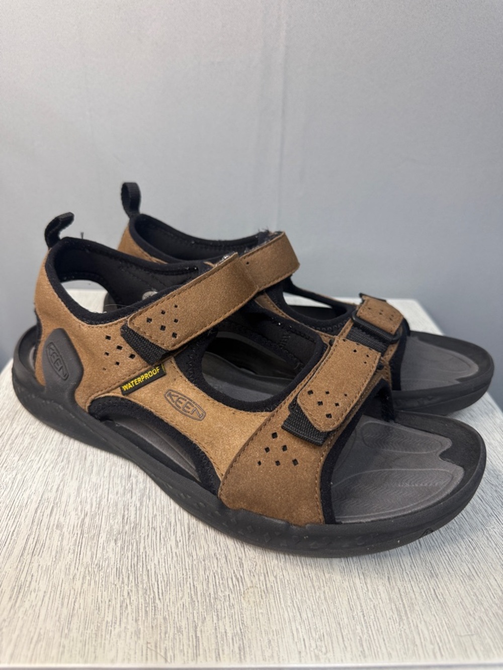 Keen Sandals Mens 9.5 Drift Creek Two Strap Brown Comfort Open Toe Flats 1026225